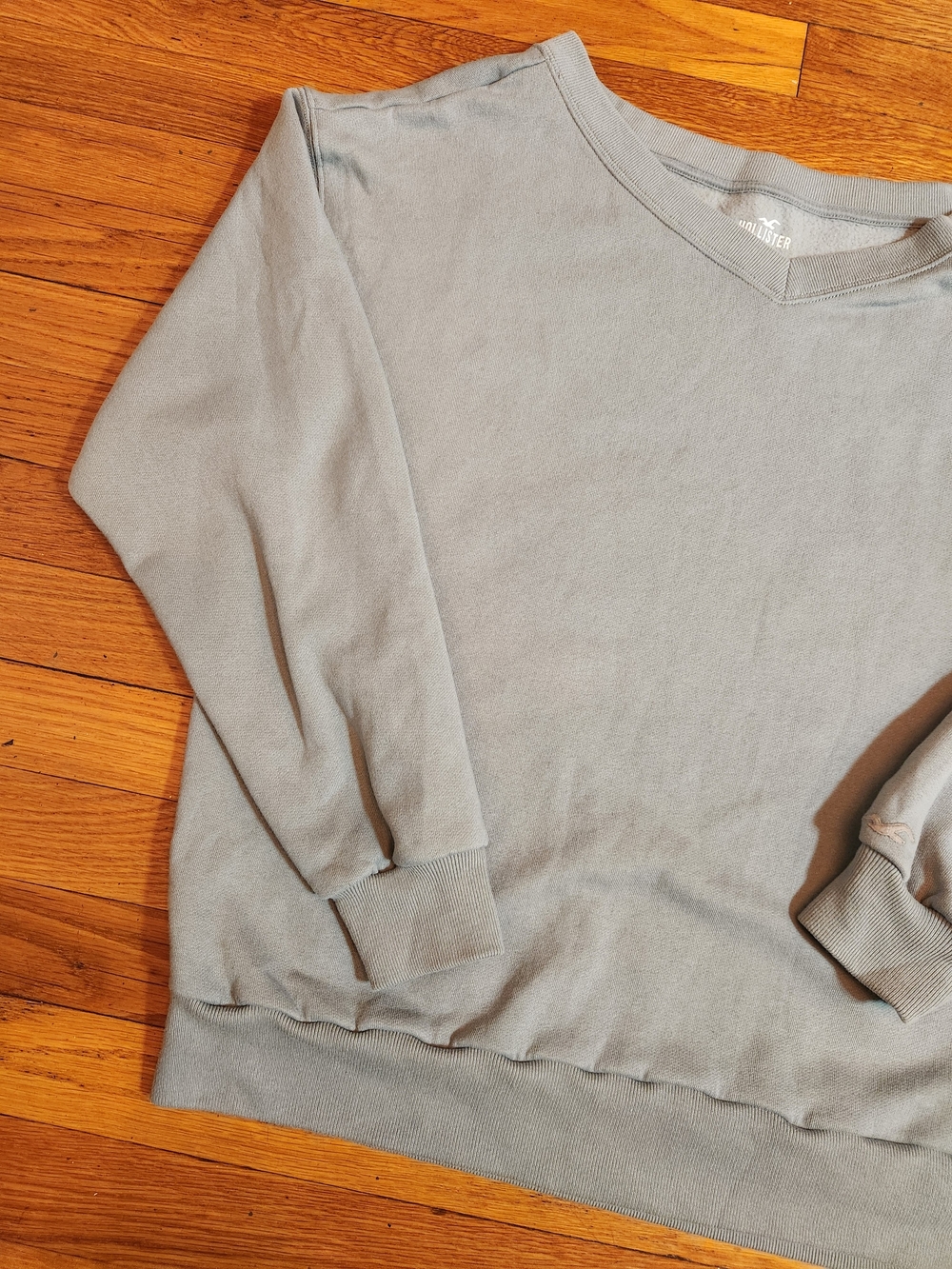 Hollister V-Neck Pullover Sweatshirt - Light Blue / Gray - Size Small - Picture 3 of 14